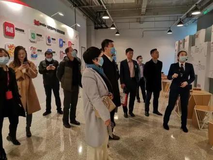 社科賽斯考研總裁、黨支部書記李發(fā)進(jìn)，受邀走進(jìn)網(wǎng)易參觀交流！