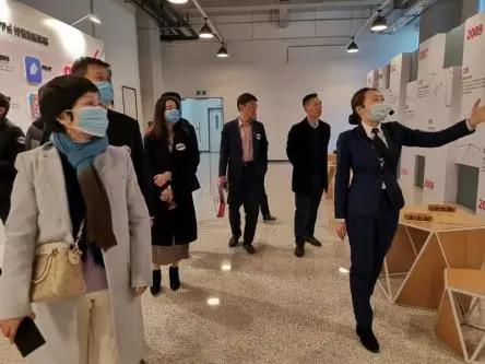 社科賽斯考研總裁、黨支部書記李發(fā)進(jìn)，受邀走進(jìn)網(wǎng)易參觀交流！